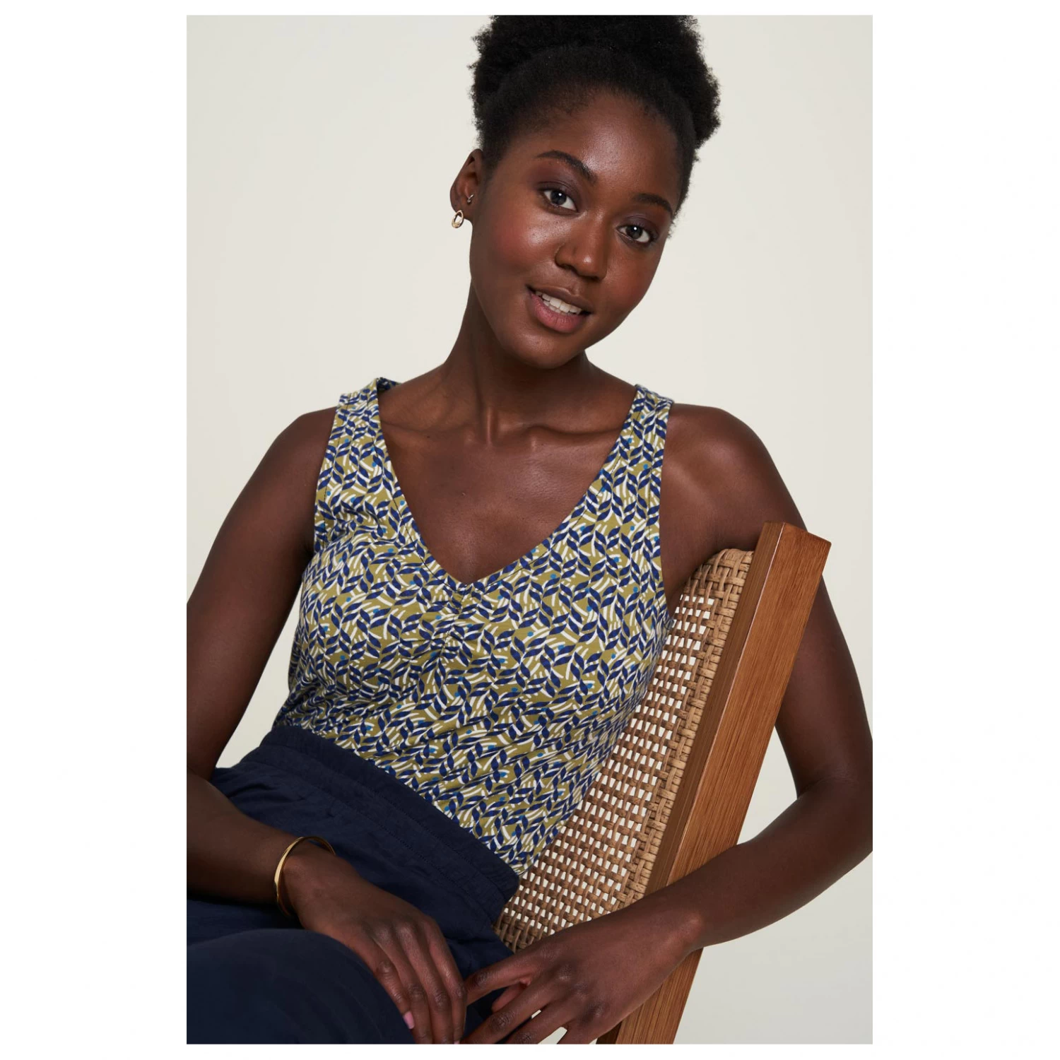 Women's V-Neck Jersey-Top 7 Women's V-Neck Jersey-Top - Image 5